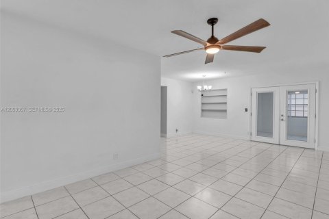 Casa en venta en Fort Lauderdale, Florida, 3 dormitorios, 137.96 m2 № 2075052 - foto 8