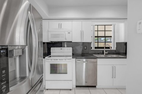 Casa en venta en Fort Lauderdale, Florida, 3 dormitorios, 137.96 m2 № 2075052 - foto 20