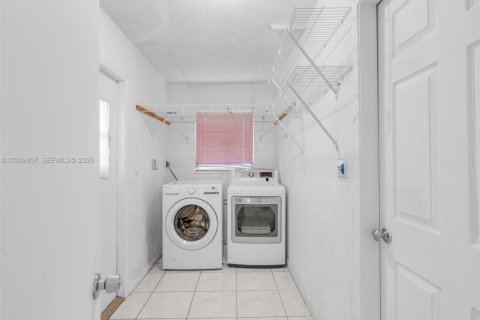Casa en venta en Fort Lauderdale, Florida, 3 dormitorios, 137.96 m2 № 2075052 - foto 25
