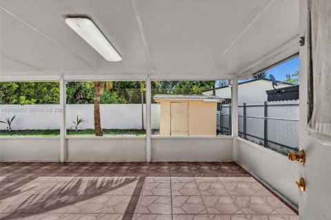 Casa en venta en Fort Lauderdale, Florida, 3 dormitorios, 137.96 m2 № 2075052 - foto 27