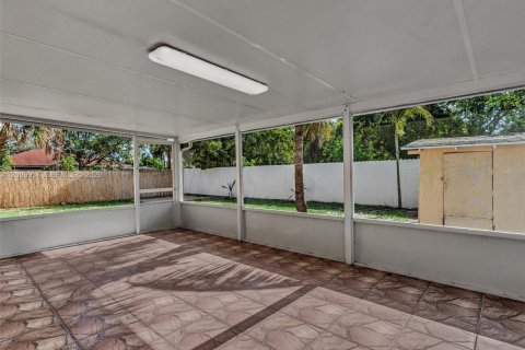 Casa en venta en Fort Lauderdale, Florida, 3 dormitorios, 137.96 m2 № 2075052 - foto 28
