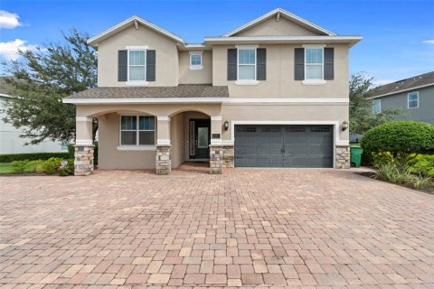 House in Kissimmee, Florida 8 bedrooms, 335.56 sq.m. № 2215696 - photo 3