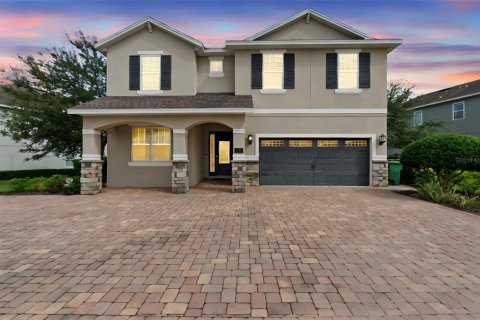 House in Kissimmee, Florida 8 bedrooms, 335.56 sq.m. № 2215696