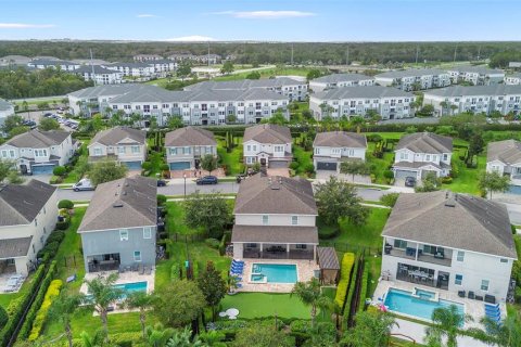 House in Kissimmee, Florida 8 bedrooms, 335.56 sq.m. № 2215696 - photo 14