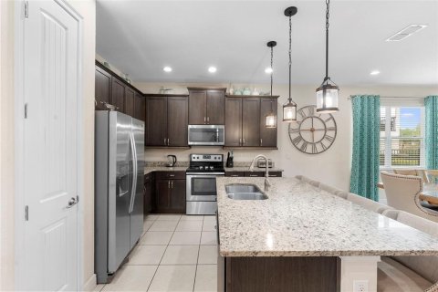 House in Kissimmee, Florida 8 bedrooms, 335.56 sq.m. № 2215696 - photo 23