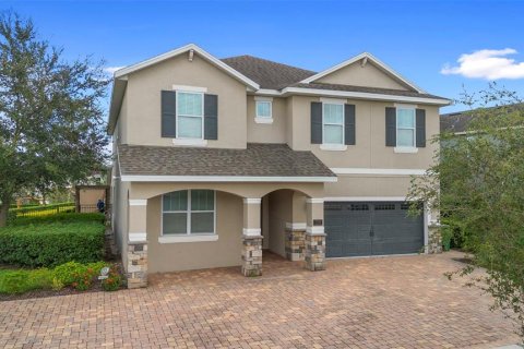 House in Kissimmee, Florida 8 bedrooms, 335.56 sq.m. № 2215696 - photo 2