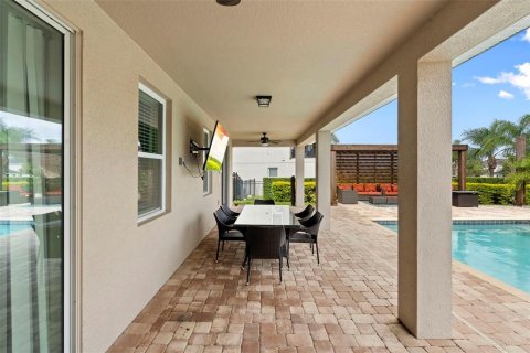 House in Kissimmee, Florida 8 bedrooms, 335.56 sq.m. № 2215696 - photo 6