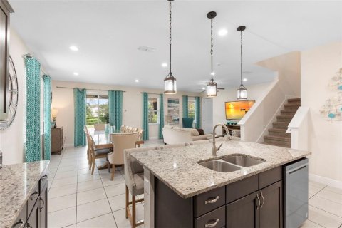 House in Kissimmee, Florida 8 bedrooms, 335.56 sq.m. № 2215696 - photo 25