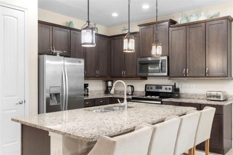 House in Kissimmee, Florida 8 bedrooms, 335.56 sq.m. № 2215696 - photo 22