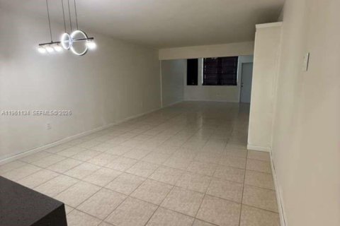 Condo in Miami, Florida, 3 bedrooms № 2026704 - photo 7