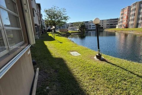 Condo in Miami, Florida, 3 bedrooms № 2026704