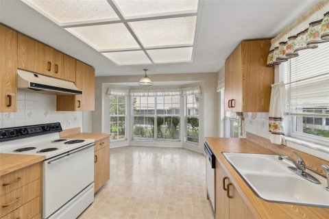 Villa ou maison à vendre à New Port Richey, Floride: 3 chambres, 158.68 m2 № 2226574 - photo 13
