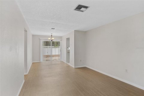 Apartamento en alquiler en Mount Dora, Florida, 2 dormitorios, 110.09 m2 № 1914769 - foto 8