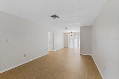 Apartamento en alquiler en Mount Dora, Florida, 2 dormitorios, 110.09 m2 № 1914769 - foto 9