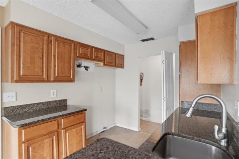 Condo in Orlando, Florida, 2 bedrooms  № 1852594 - photo 11