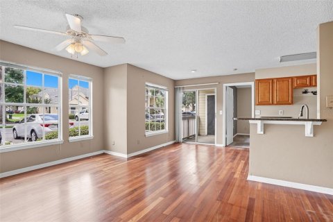 Condo in Orlando, Florida, 2 bedrooms  № 1852594 - photo 7