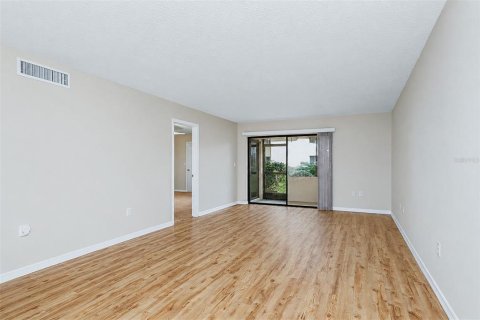 Copropriété à louer à Oldsmar, Floride: 2 chambres, 97.92 m2 № 2409798 - photo 8