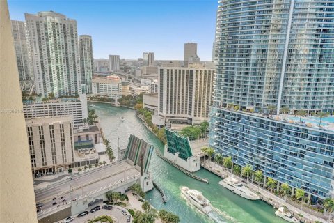 Condominio en alquiler en Miami, Florida, 55.56 m2 № 1955773 - foto 2