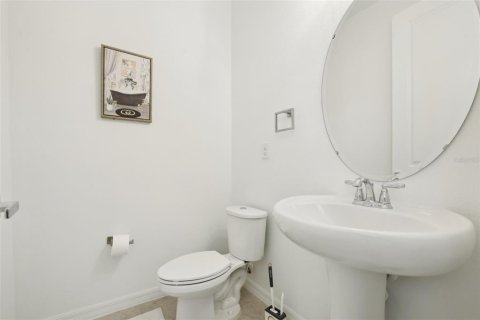 Townhouse in Davenport, Florida 3 bedrooms, 153.57 sq.m. № 1644430 - photo 23