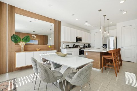 Townhouse in Davenport, Florida 3 bedrooms, 153.57 sq.m. № 1644430 - photo 12