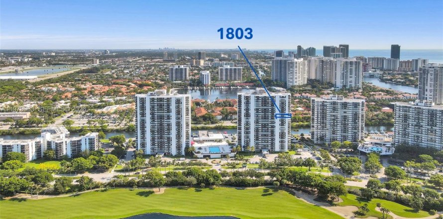 Кондоминиум с 2 спальнями в Авентура, Флорида № 2046079