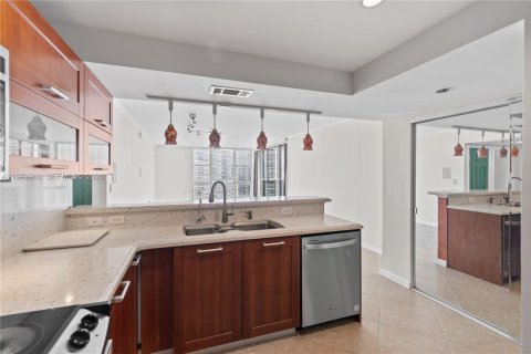 Снять в аренду кондоминиум в Авентура, Флорида 2 спальни, 106.09м2, № 2046079 - фото 3