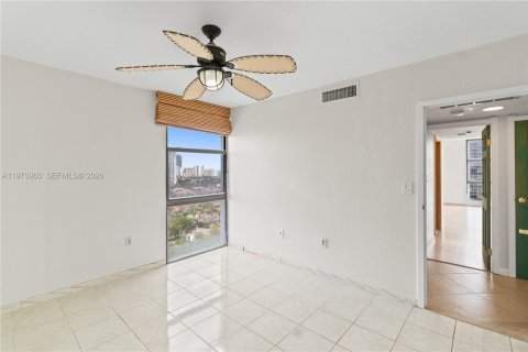 Снять в аренду кондоминиум в Авентура, Флорида 2 спальни, 106.09м2, № 2046079 - фото 13