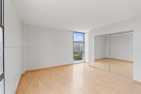 Снять в аренду кондоминиум в Авентура, Флорида 2 спальни, 106.09м2, № 2046079 - фото 10