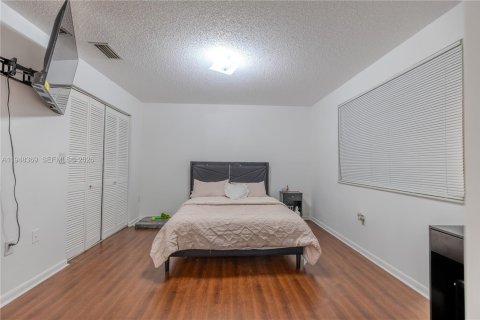 Снять в аренду кондоминиум в Дорал, Флорида 2 спальни, 79.62м2, № 2009228 - фото 13