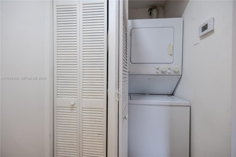 Снять в аренду кондоминиум в Дорал, Флорида 2 спальни, 79.62м2, № 2009228 - фото 17