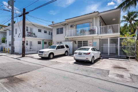 Condo in Miami Beach, Florida, 1 bedroom  № 1691407 - photo 18