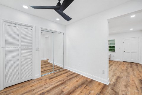 Condo in Miami Beach, Florida, 1 bedroom  № 1691407 - photo 11
