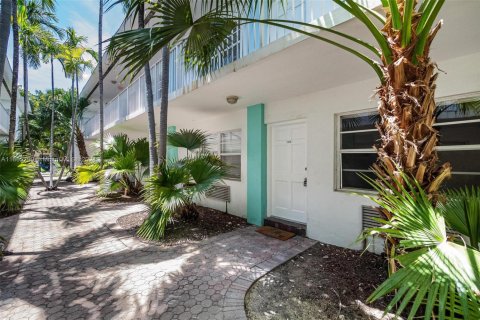 Condo in Miami Beach, Florida, 1 bedroom  № 1691407 - photo 19