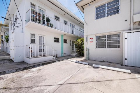 Condo in Miami Beach, Florida, 1 bedroom  № 1691407 - photo 25