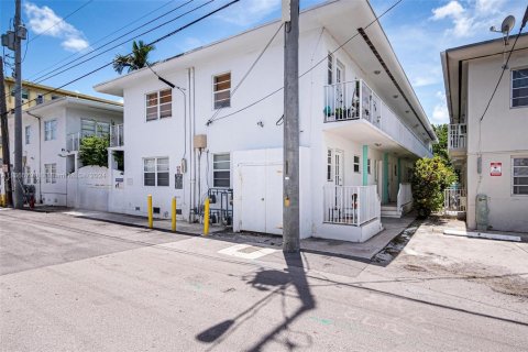 Condo in Miami Beach, Florida, 1 bedroom  № 1691407 - photo 26