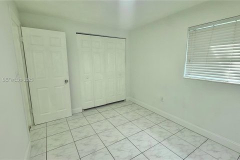 Снять в аренду виллу или дом в Мирамар, Флорида 3 спальни, 127.28м2, № 1989534 - фото 17