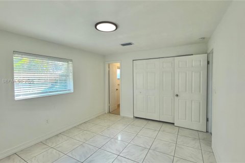 Снять в аренду виллу или дом в Мирамар, Флорида 3 спальни, 127.28м2, № 1989534 - фото 8