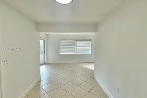 Снять в аренду виллу или дом в Мирамар, Флорида 3 спальни, 127.28м2, № 1989534 - фото 13