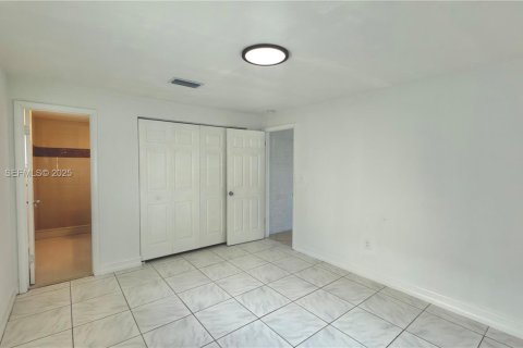 Снять в аренду виллу или дом в Мирамар, Флорида 3 спальни, 127.28м2, № 1989534 - фото 11