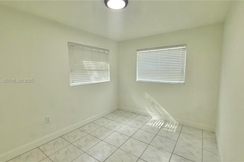 Снять в аренду виллу или дом в Мирамар, Флорида 3 спальни, 127.28м2, № 1989534 - фото 16