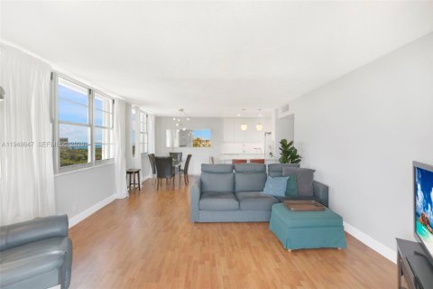 Купить кондоминиум в Бока-Ратон, Флорида 2 спальни, 100.15м2, № 2005480 - фото 15