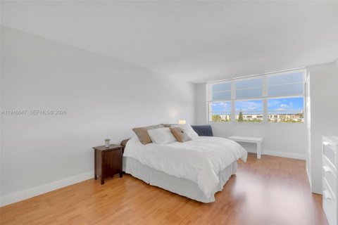 Купить кондоминиум в Бока-Ратон, Флорида 2 спальни, 100.15м2, № 2005480 - фото 22