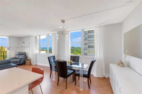 Купить кондоминиум в Бока-Ратон, Флорида 2 спальни, 100.15м2, № 2005480 - фото 14