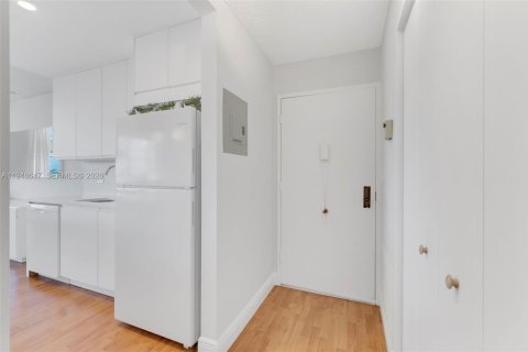 Купить кондоминиум в Бока-Ратон, Флорида 2 спальни, 100.15м2, № 2005480 - фото 11