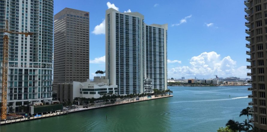 Apartment in Miami, Florida 2 bedrooms, 123.1 sq.m. № 1748159
