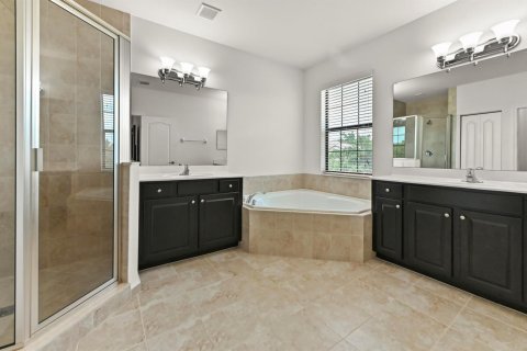 House in Lake Worth, Florida 4 bedrooms, 211.54 sq.m. № 2246663 - photo 14
