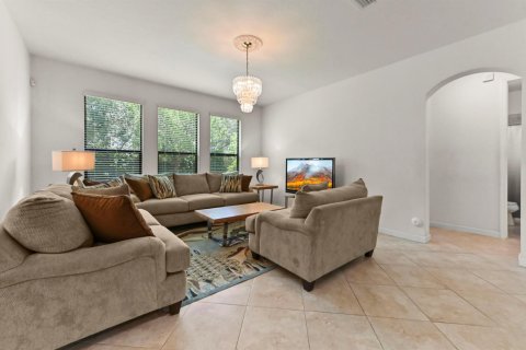 House in Lake Worth, Florida 4 bedrooms, 211.54 sq.m. № 2246663 - photo 6