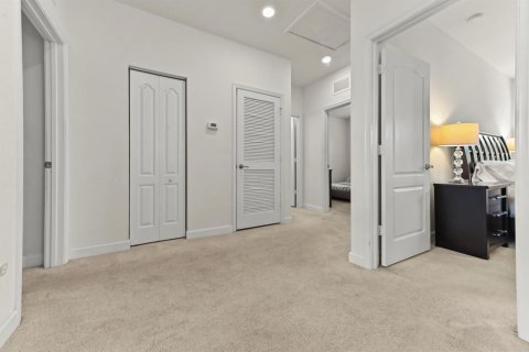 House in Lake Worth, Florida 4 bedrooms, 211.54 sq.m. № 2246663 - photo 16