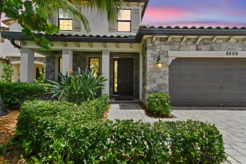 House in Lake Worth, Florida 4 bedrooms, 211.54 sq.m. № 2246663 - photo 5