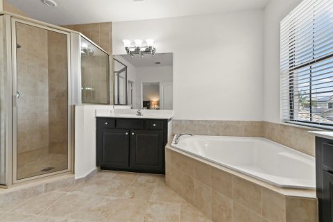 House in Lake Worth, Florida 4 bedrooms, 211.54 sq.m. № 2246663 - photo 15